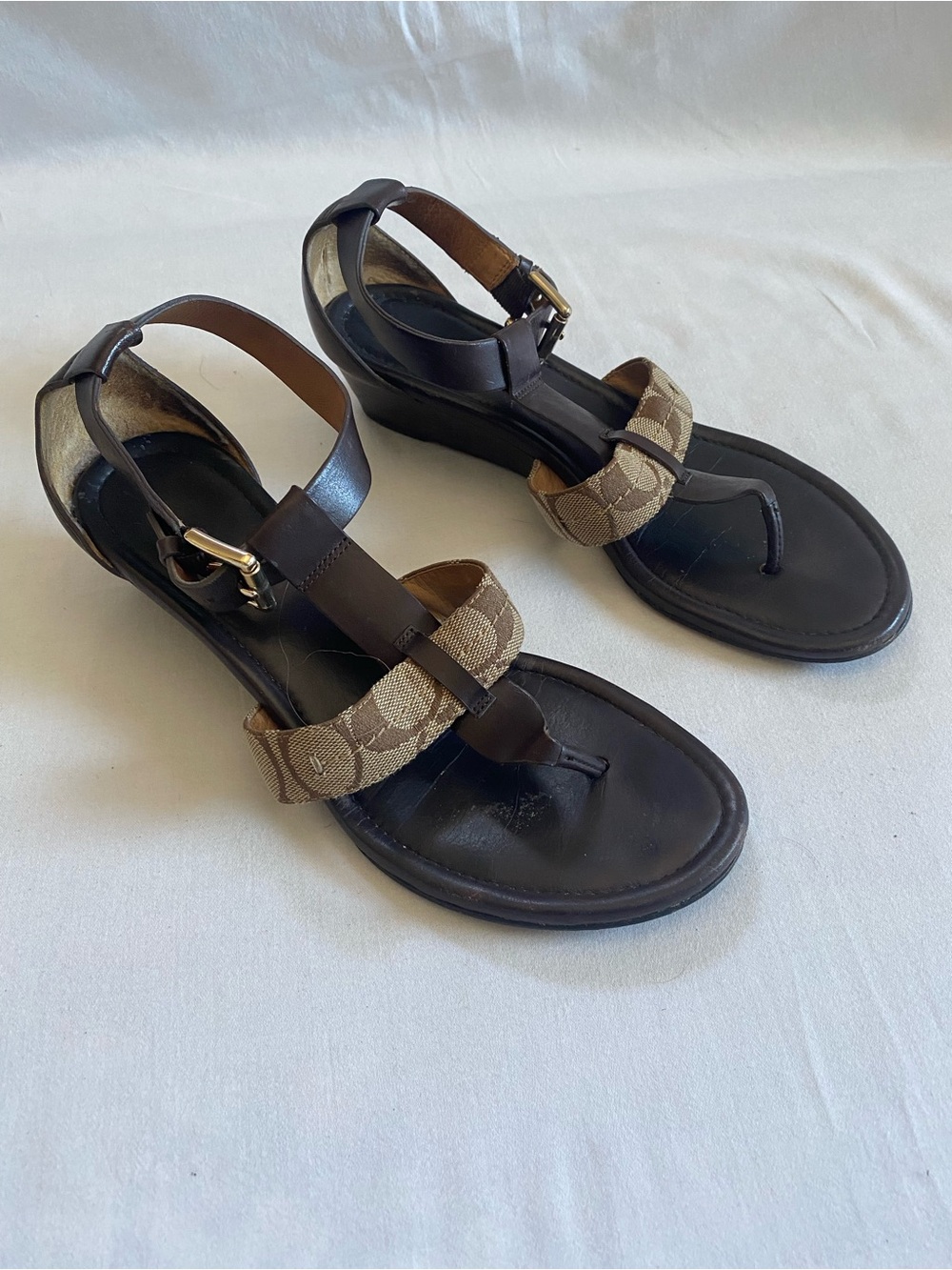 Coach Women’s Brown Canvas Signature Thong Sandals in Dark Brown Leather
